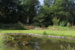 Vijver in landschapstuin